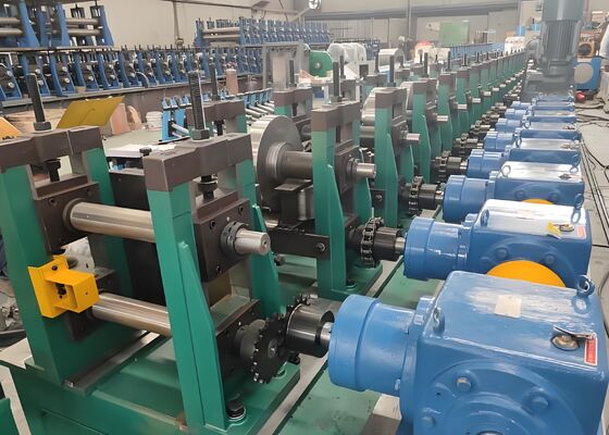 Modèle BPF250 Ligne de production CNC de formage par poinçonnage de supports solaires pour acier à faible teneur en carbone laminé à chaud