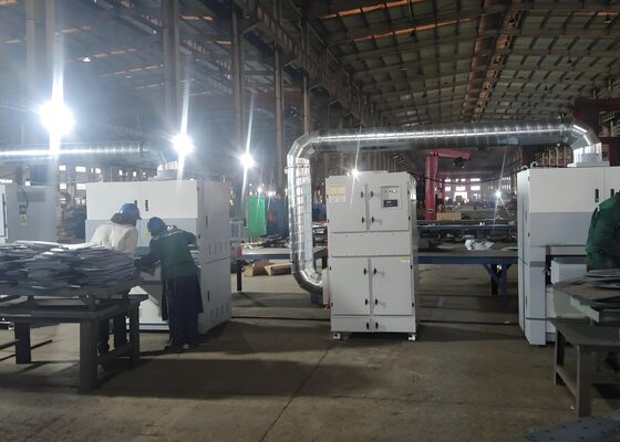 Puissance de la machine de 28 kW Machine de polissage de plaque métallique CNC 2 moteur d'alimentation