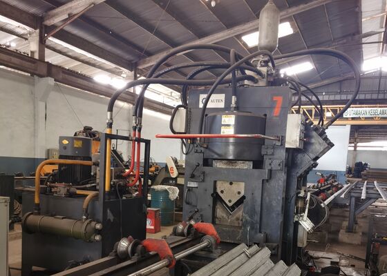 Ligne de marquage et de cisaillement à angle CNC entièrement automatique pour la fabrication