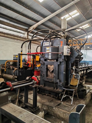 Machine à coudre à haute vitesse à commande numérique par ordinateur à angle lourd de perforation, de marquage et de cisaillement
