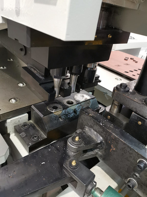 Machinette de forage à plaque d'acier CNC à haute précision et fiabilité