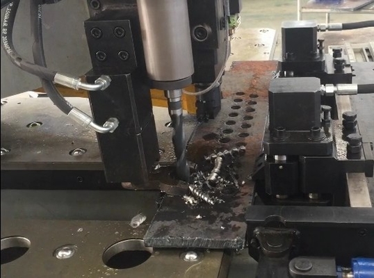 1200KN Servo alimentation de forage de la force de forage de la plaque Cnc Forage de trou de machine avec 26 mm Max perforation diamètre