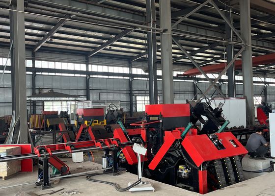 Machine de ligne d'angle CNC à haut rendement et automatisée pour le perçage et l'estampage d'acier d'angle de grande taille