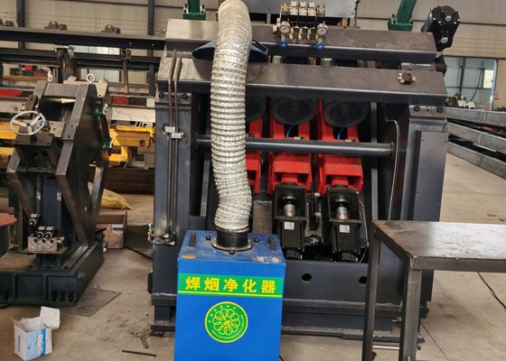 Machine à cornière CNC JNC2532 et JNC2532G pour un mouvement CNC holistique et un perçage précis des trous dans l'industrie des pylônes en acier cornière