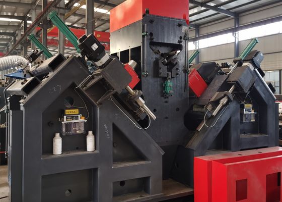 Machine à cornière CNC JNC2532 et JNC2532G pour un mouvement CNC holistique et un perçage précis des trous dans l'industrie des pylônes en acier cornière
