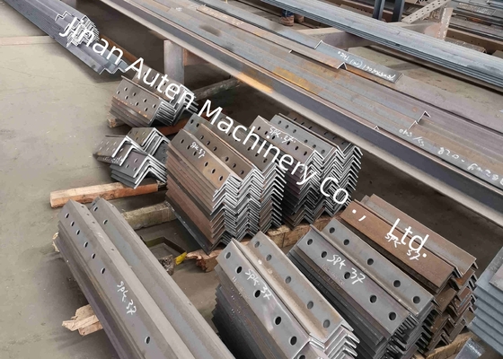 2 poinçons par côté CNC Angle de poinçonner Marquage machine à cisailler ligne 630KN Force de poinçonner