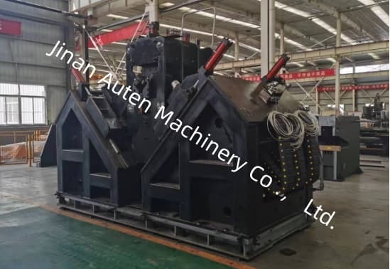 40 mm Max de forage diamètre angle tour d'acier industrie machine à ligne CNC angle 1000KN force de marquage