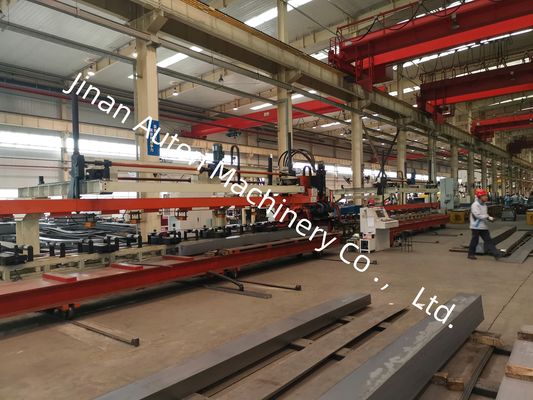 Utilisé pour les poutres de camions légers CNC Longitudinal Beam Punching Machine