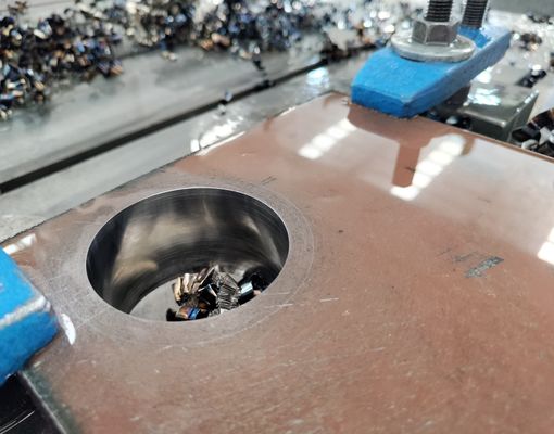 Machine de fraisage CNC à haute rigidité à grande vitesse pour le forage de plaques avec contrôle servo