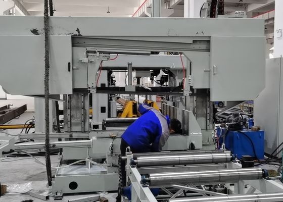 Ligne de perçage de poutres CNC 3D, dimensions maximales 1250x600mm (largeur x hauteur), diamètre maximal des trous : 40mm