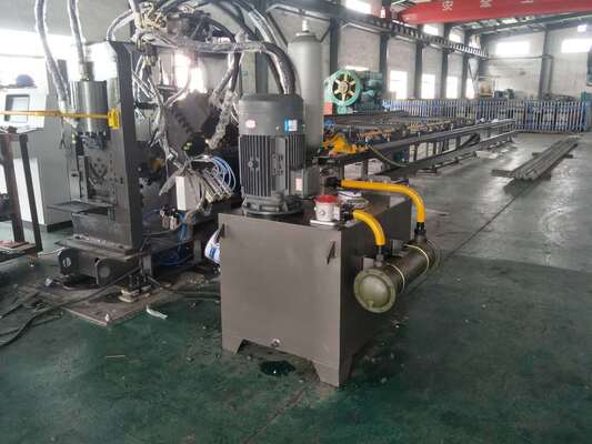 Ligne de traitement de perforation en acier CNC 3 en 1 pour acier d'angle bar plate en acier de canal 3 poinçons par côté