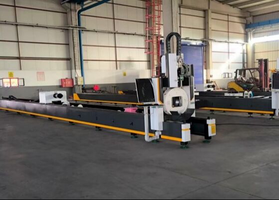 Modèle LC2412 Machine de découpe de tube laser CNC Utilisez la puissance laser MAX6000