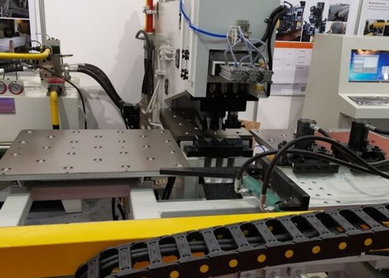 180 mm Trait de forage fuseau CNC machine de perforation de plaque pour tour de transmission