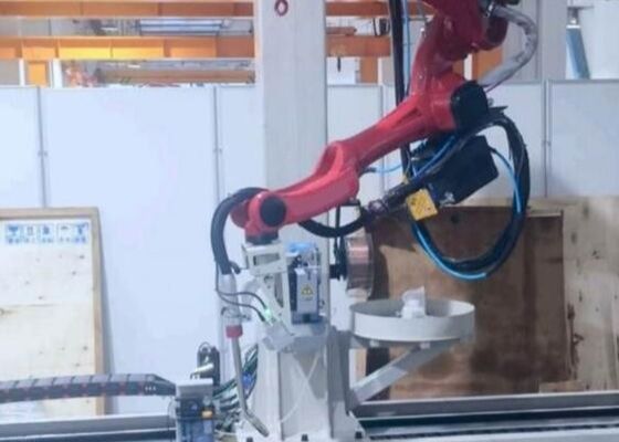 ± 0,07 mm Répétabilité Robot de soudage à rail inversé Machine 180000 Lux Résistance à la lumière