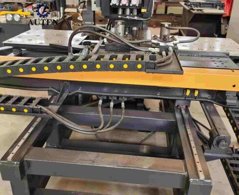 Modèle BNCZ100 Equipement de marquage par perforation de plaque CNC avec armoire de commande électrique