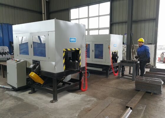 Machine de fraisage de racine d'acier à angle CNC pour traiter l'arc intérieur de l'acier à angle