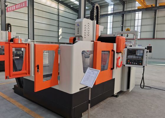 Machine de perçage et de fraisage CNC pour plaques à fente en T de 28 mm de largeur, diamètre de perçage max. de 30 mm