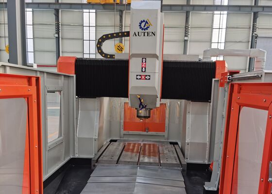 Machine de perçage et de fraisage CNC pour plaques à fente en T de 28 mm de largeur, diamètre de perçage max. de 30 mm