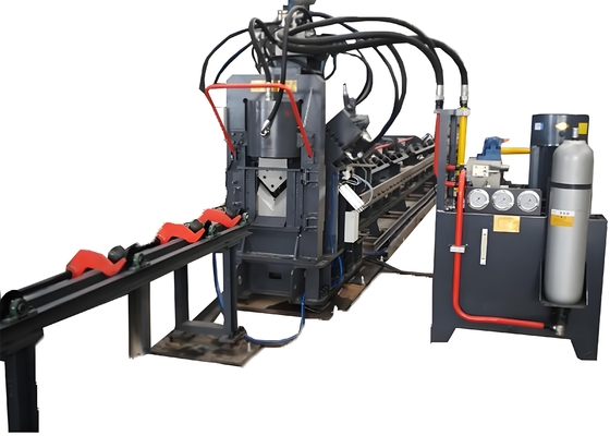 Ligne de marquage et de cisaillement par perforation d'angle CNC à haute précision pour la fabrication de systèmes de montage solaire