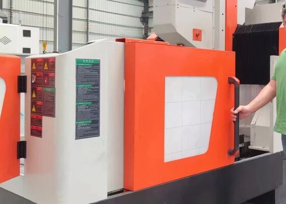 Utilisé pour les plaques de tôle de tube Flanges machine de forage CNC 11KW Servo Spindle