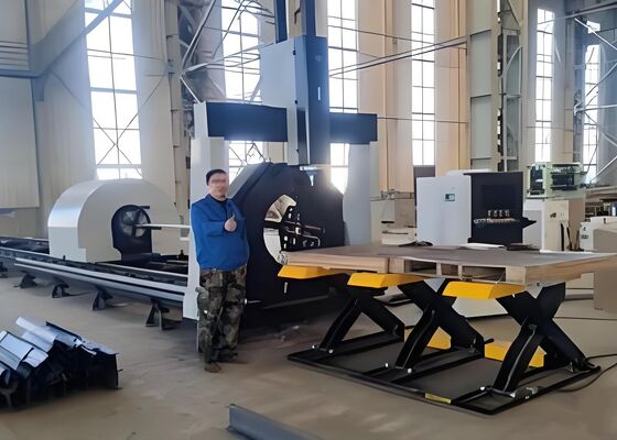 Machine de traitement des tubes laser CNC pour tubes en acier inoxydable/carbone