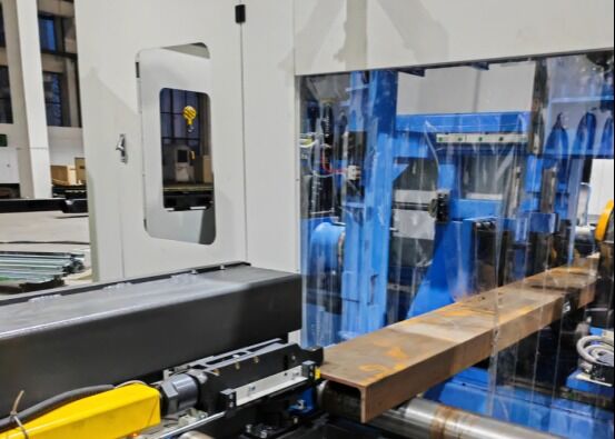 Machine de forage CNC à faisceau lourd adaptée au forage de l'acier de section H dans la construction de ponts